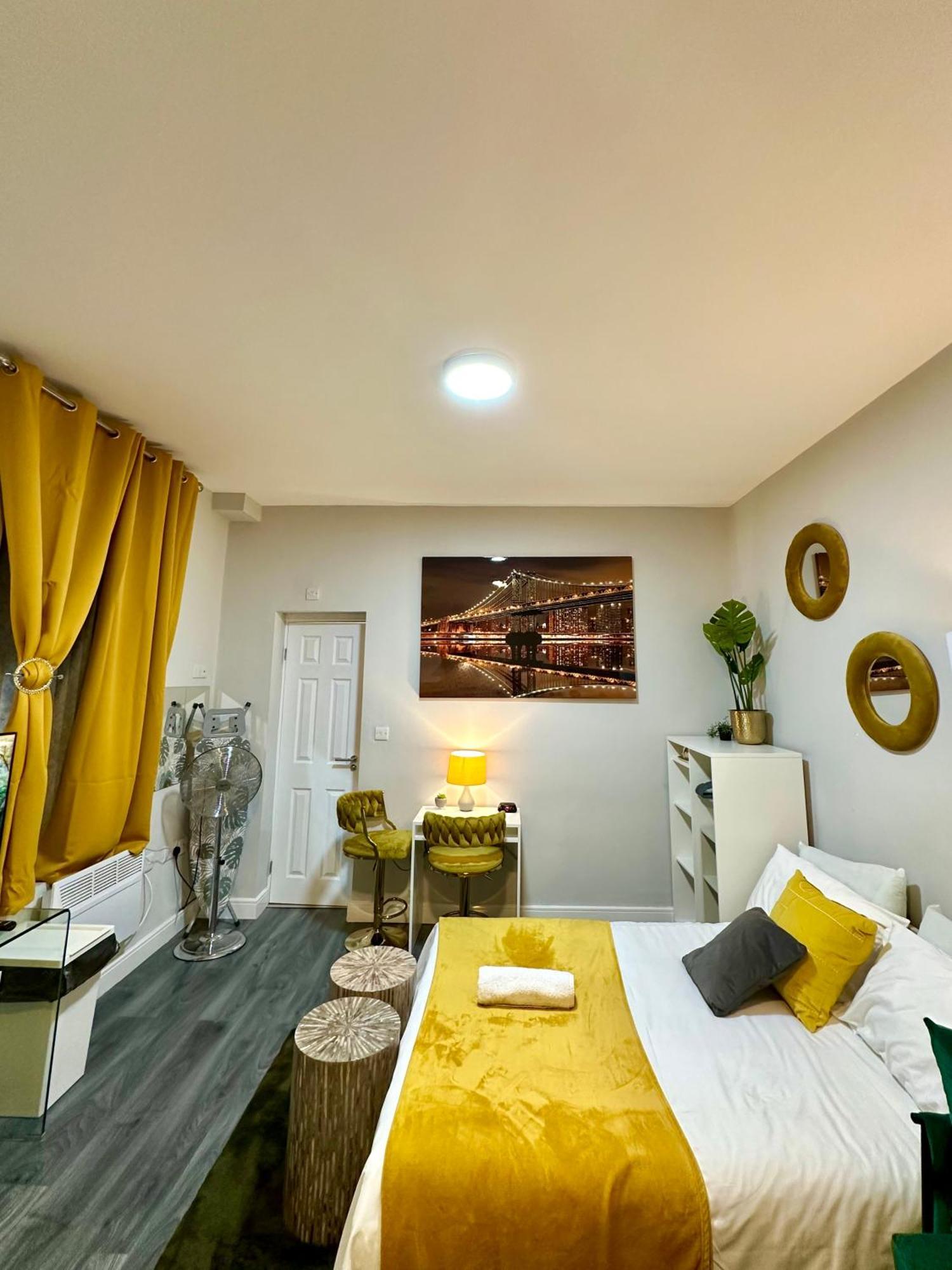 Private Luxurious City Studio-Daily,Weekly,Monthly Birmingham Buitenkant foto